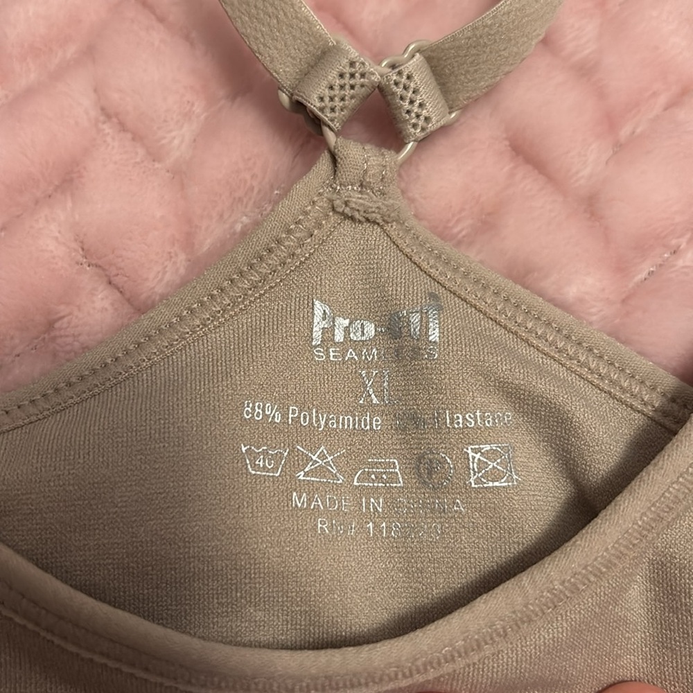 Pro-Fit Seamless Sports Bra EUC - Picture 2 of 2